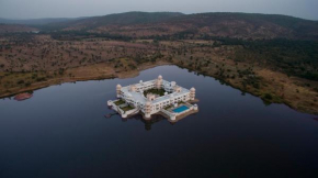  ​juSTa Lake Nahargarh Palace  Парсоли